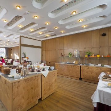 reichhaltiges Frühstücksbuffet