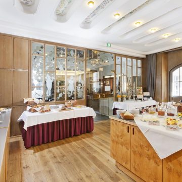 reichhaltiges Frühstücksbuffet