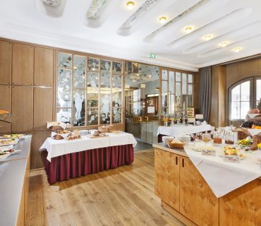 reichhaltiges Frühstücksbuffet