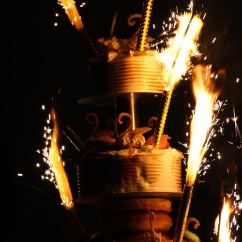 Eistorte mit Feuerwerk